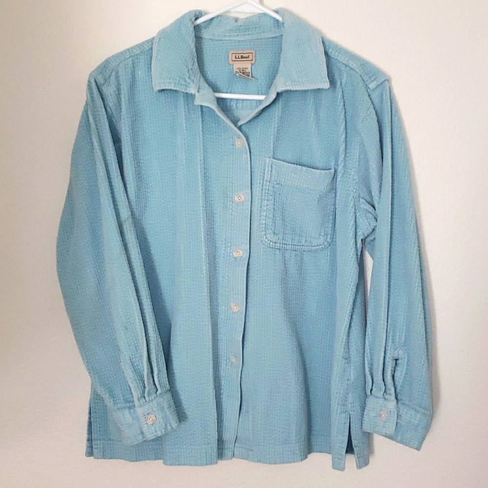 L.L. Bean Baby Blue Corduroy Long Sleeve B…